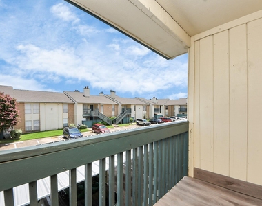 250 El Dorado Boulevard - Photo Thumbnail 16