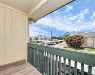 250 El Dorado Boulevard - Photo Thumbnail 15