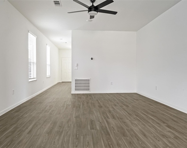 21127 Dolphin Bay Ln - Photo Thumbnail 7