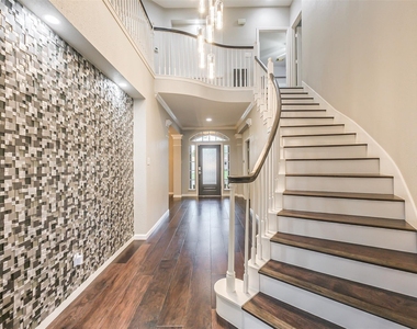 5506 Langhorne Court - Photo Thumbnail 12
