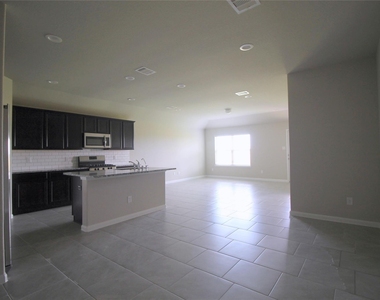 3111 Floral Park Court - Photo Thumbnail 2