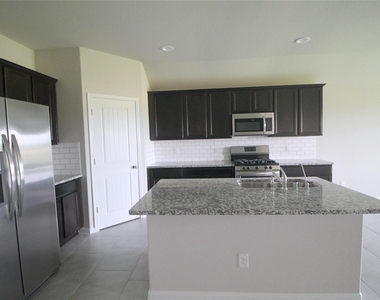 3111 Floral Park Court - Photo Thumbnail 6