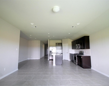 3111 Floral Park Court - Photo Thumbnail 8