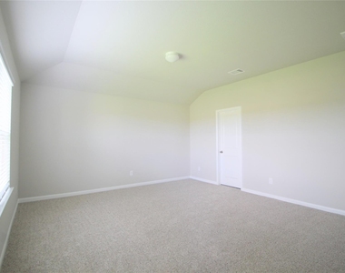 3111 Floral Park Court - Photo Thumbnail 9