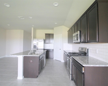 3111 Floral Park Court - Photo Thumbnail 4