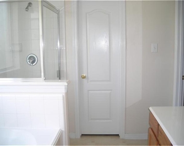 5111 Manorfield Drive - Photo Thumbnail 15