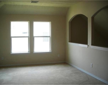 5111 Manorfield Drive - Photo Thumbnail 12