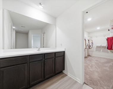 15311 Crescent Brookfield Drive - Photo Thumbnail 12