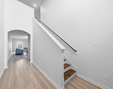 15311 Crescent Brookfield Drive - Photo Thumbnail 6