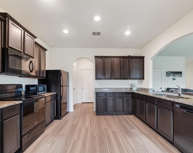 15311 Crescent Brookfield Drive - Photo Thumbnail 4