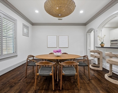 2215 Nantucket Drive - Photo Thumbnail 6