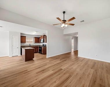7203 Montclair Peak Lane - Photo Thumbnail 2