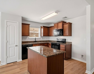 7203 Montclair Peak Lane - Photo Thumbnail 3