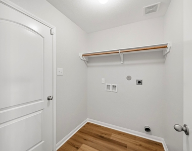 7203 Montclair Peak Lane - Photo Thumbnail 13