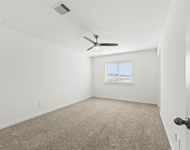 12302 Greenwood Gate Drive - Photo Thumbnail 20