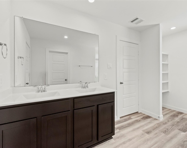 12302 Greenwood Gate Drive - Photo Thumbnail 31