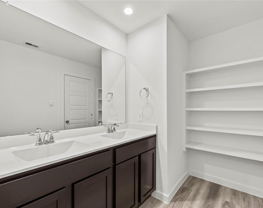 12302 Greenwood Gate Drive - Photo Thumbnail 28