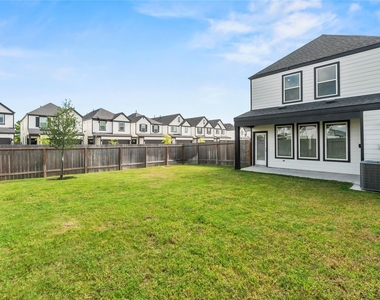12302 Greenwood Gate Drive - Photo Thumbnail 5