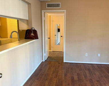 9000 Bissonnet Street - Photo Thumbnail 3