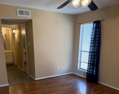 9000 Bissonnet Street - Photo Thumbnail 5