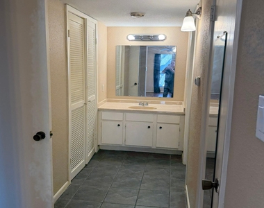 9000 Bissonnet Street - Photo Thumbnail 7