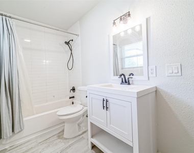 7613 Albacore Drive - Photo Thumbnail 11