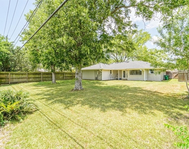 7613 Albacore Drive - Photo Thumbnail 14
