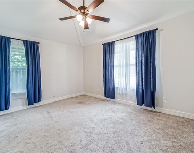 7613 Albacore Drive - Photo Thumbnail 12