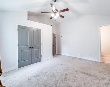 7613 Albacore Drive - Photo Thumbnail 8