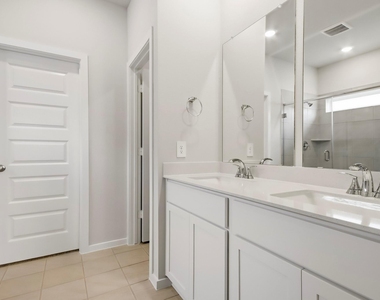 18538 Landing Meadows Lane - Photo Thumbnail 9