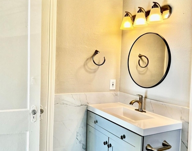 2411 Truxillo Street - Photo Thumbnail 14