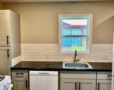 2411 Truxillo Street - Photo Thumbnail 4