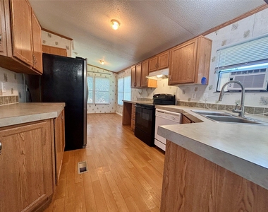 12733 Pecan Tree Court - Photo Thumbnail 5