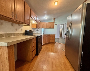 12733 Pecan Tree Court - Photo Thumbnail 6