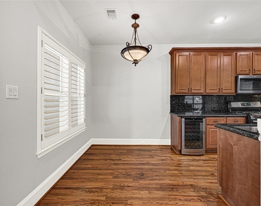 5206 Washington Avenue - Photo Thumbnail 13