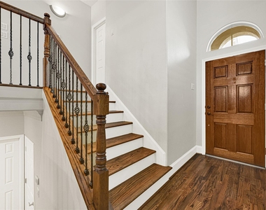 5206 Washington Avenue - Photo Thumbnail 6