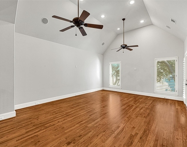 5206 Washington Avenue - Photo Thumbnail 8