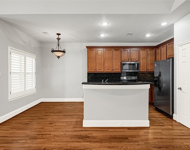 5206 Washington Avenue - Photo Thumbnail 10