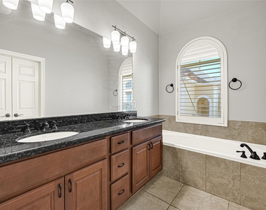 5206 Washington Avenue - Photo Thumbnail 16