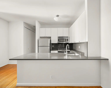 121 Madison Avenue - Photo Thumbnail 2