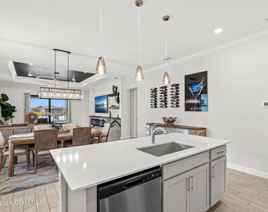 8904 Alister Drive - Photo Thumbnail 9