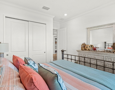 8904 Alister Drive - Photo Thumbnail 36