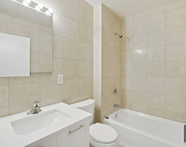 West 87th Street - Photo Thumbnail 5