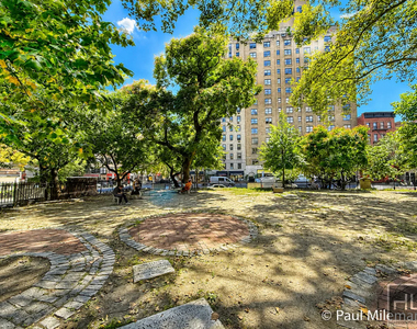 Second Avenue - Photo Thumbnail 17