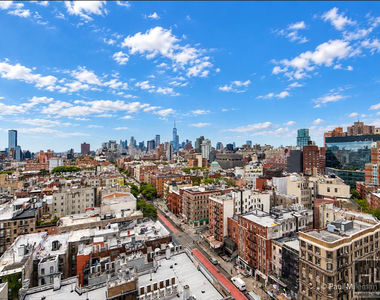 Second Avenue - Photo Thumbnail 10