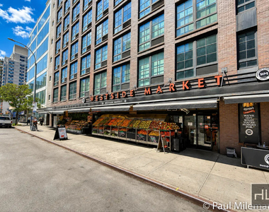 Second Avenue - Photo Thumbnail 16
