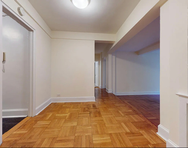 East 56 Street - Photo Thumbnail 6