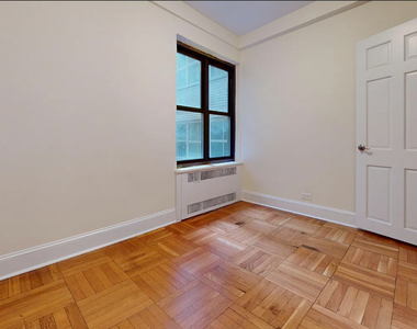 East 56 Street - Photo Thumbnail 11