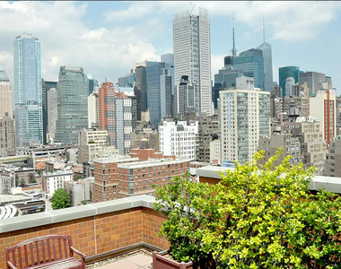 West 35th Street - Photo Thumbnail 8