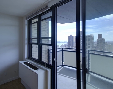 East 83rd Street - Photo Thumbnail 15